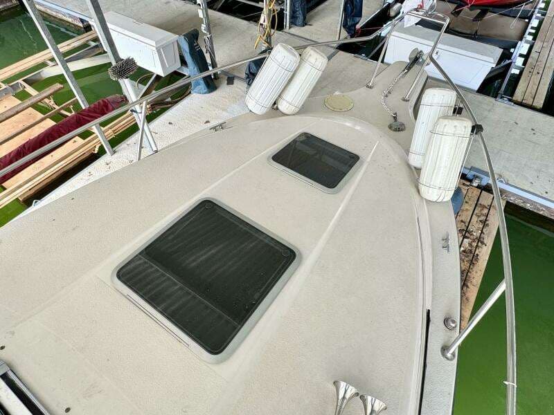 1994 Chaparral Signature 27 Cabin Cruiser