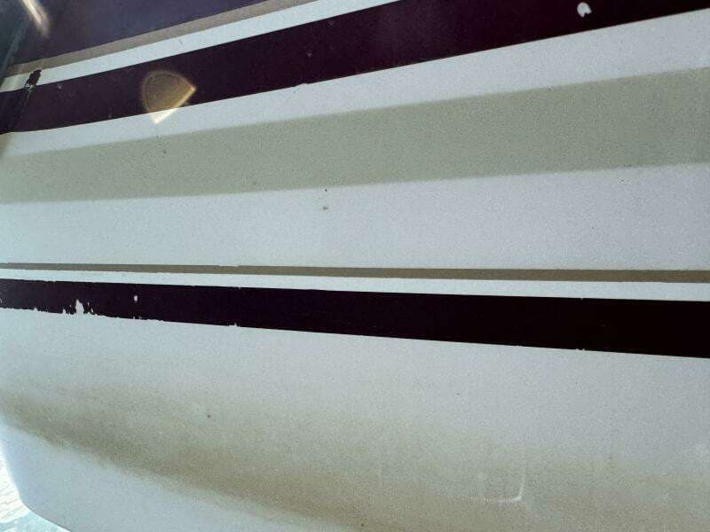 1994 Chaparral Signature 27 Cabin Cruiser