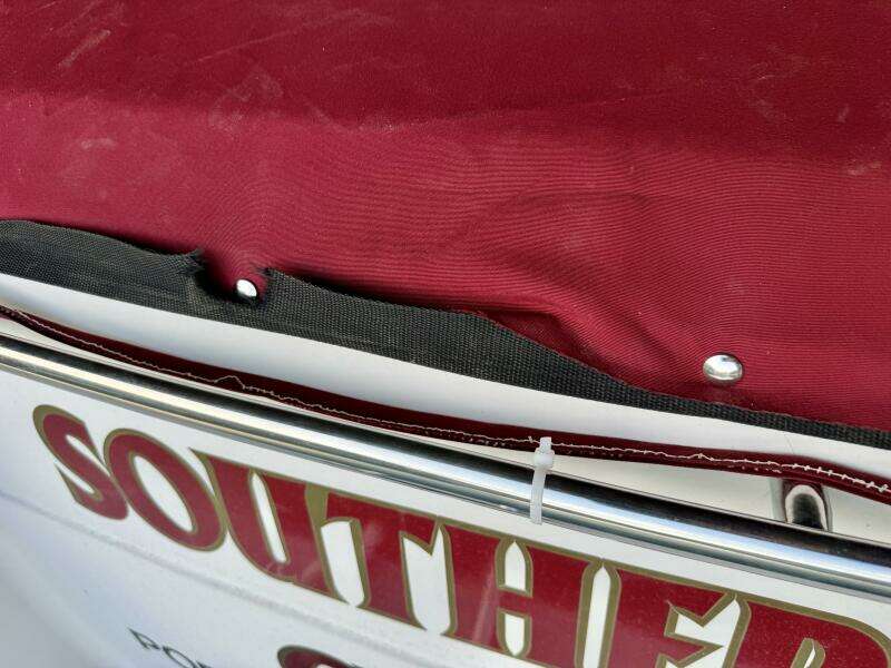 1994 Chaparral Signature 27 Cabin Cruiser