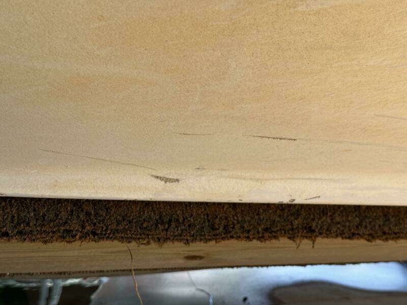 1994 Chaparral Signature 27 Cabin Cruiser