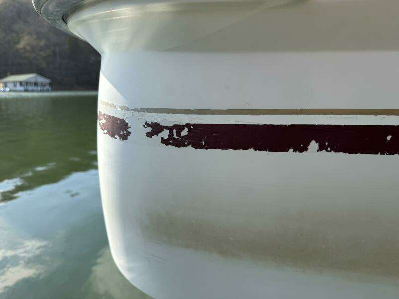 1994 Chaparral Signature 27 Cabin Cruiser