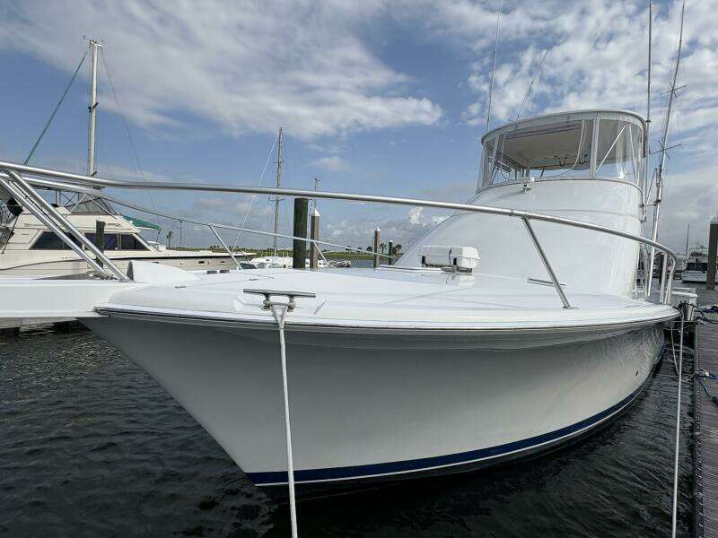 2005 Luhrs 41 Convertible "Rabbit Hole"