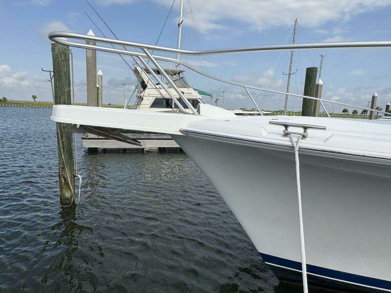 2005 Luhrs 41 Convertible "Rabbit Hole"