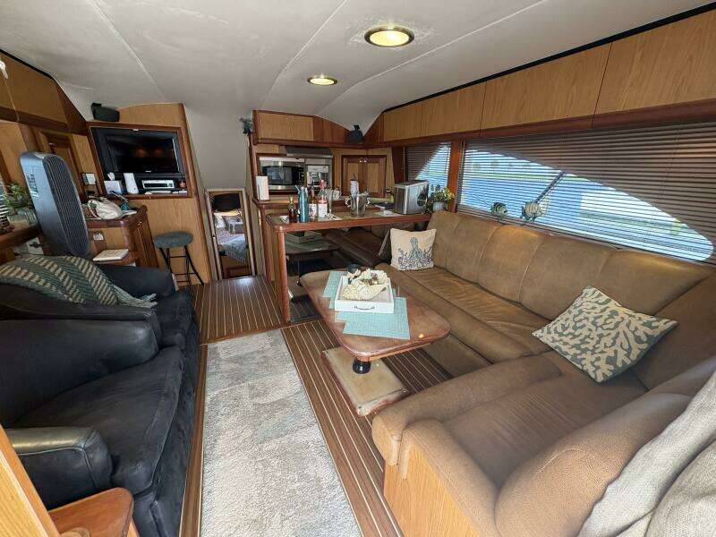 2005 Luhrs 41 Convertible "Rabbit Hole"