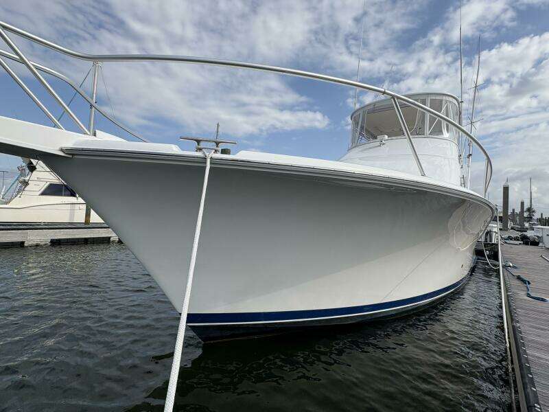 2005 Luhrs 41 Convertible "Rabbit Hole"