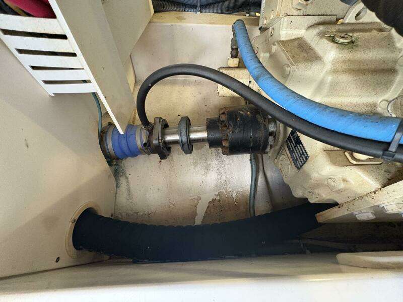 2005 Luhrs 41 Convertible "Rabbit Hole"