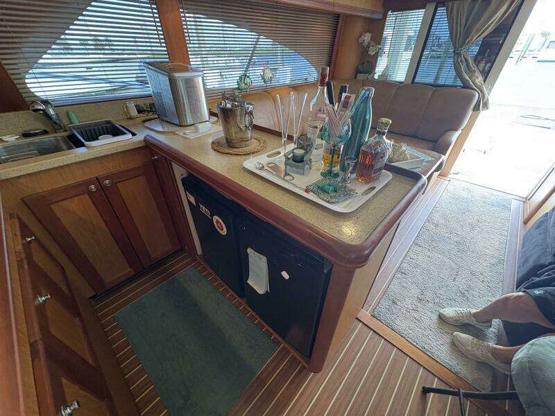2005 Luhrs 41 Convertible "Rabbit Hole"