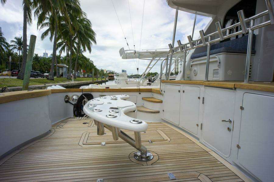 2005 Sea Force IX Enclosed Flybridge