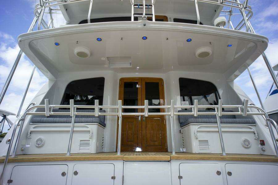 2005 Sea Force IX Enclosed Flybridge