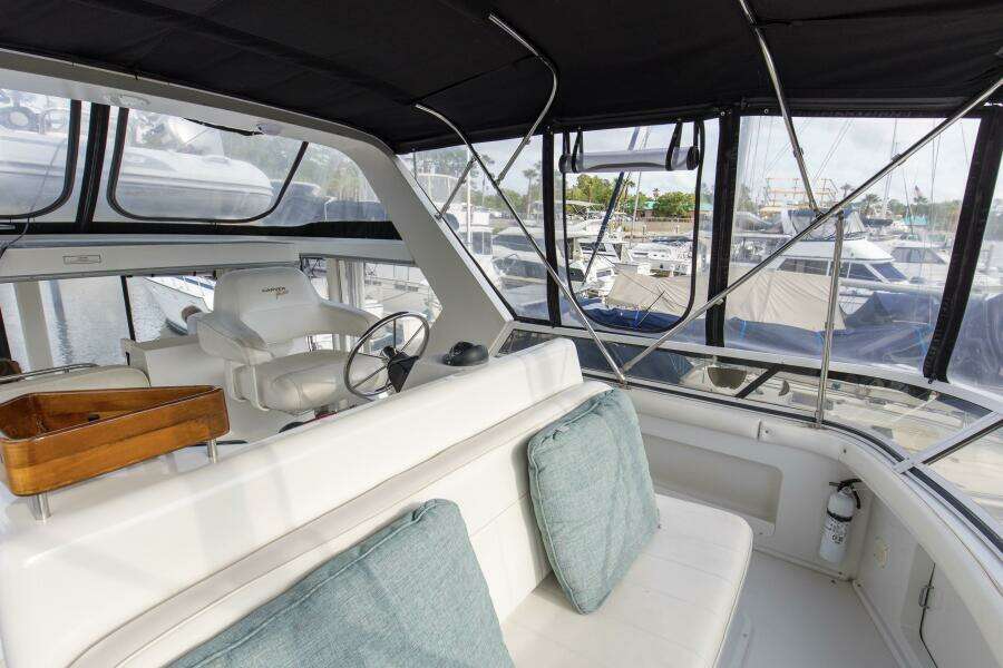 1997 44 Carver 445 Zodiac Gypsea Helm