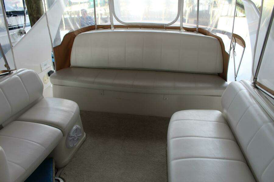 2004 Carver 360 Mariner