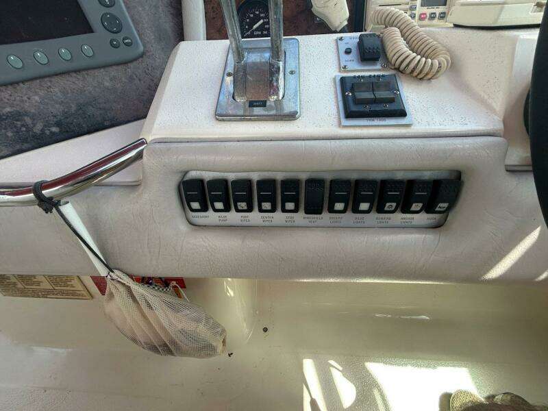 1994 Sea Ray 370 Sundancer