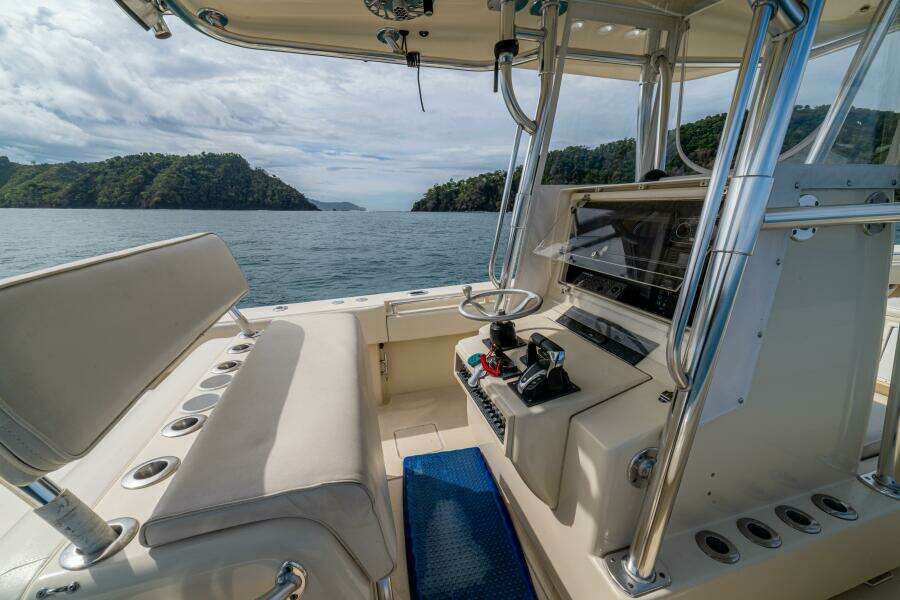 2007 Contender 33 - Helm