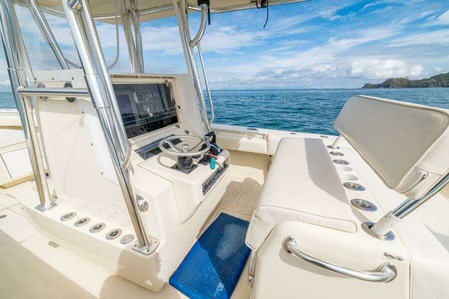 2007 Contender 33 - Helm