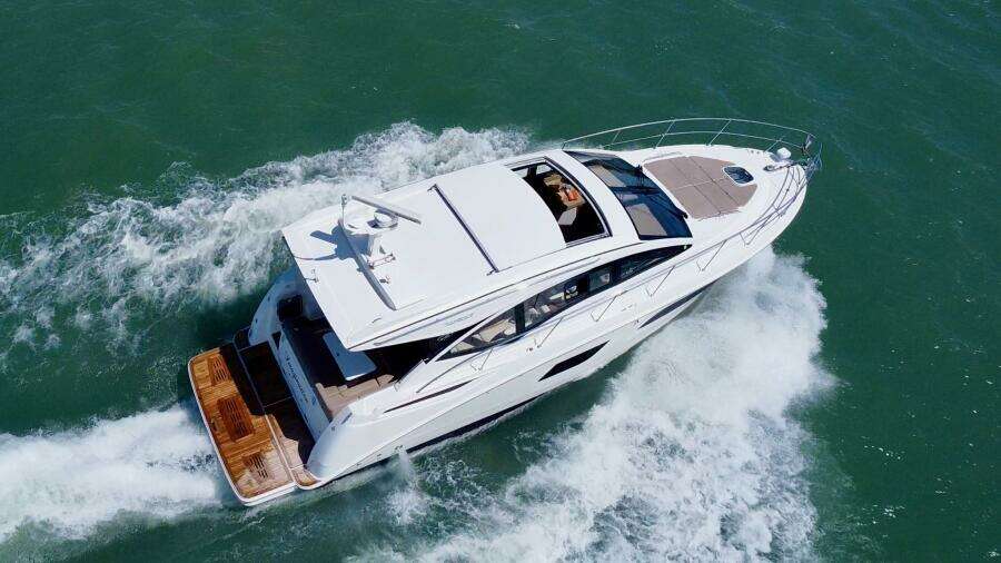 2017 Sea Ray 400 Sundancer