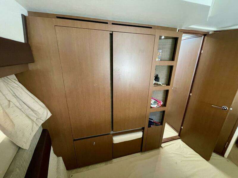 2017 Sea Ray 400 Sundancer