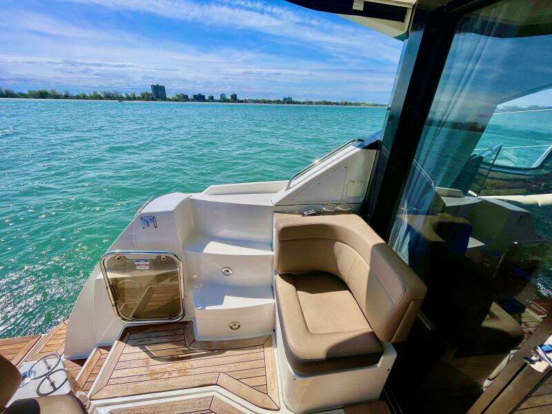 2017 Sea Ray 400 Sundancer