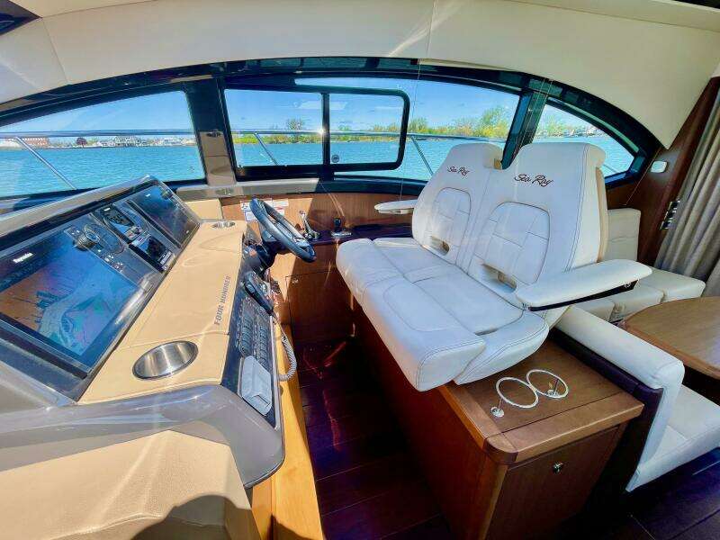 2017 Sea Ray 400 Sundancer