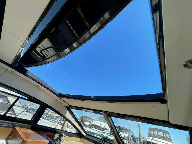 2017 Sea Ray 400 Sundancer