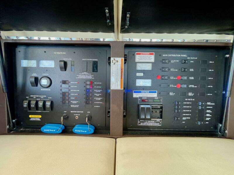 2017 Sea Ray 400 Sundancer