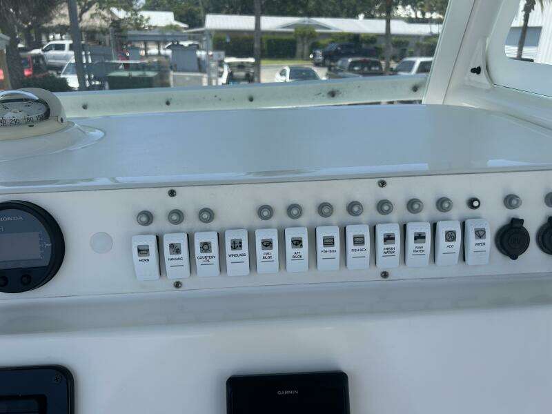 2007 Everglades 240CC