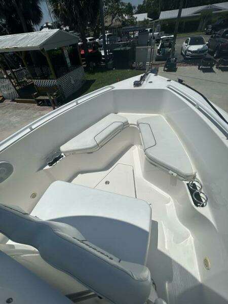 2007 Everglades 240CC