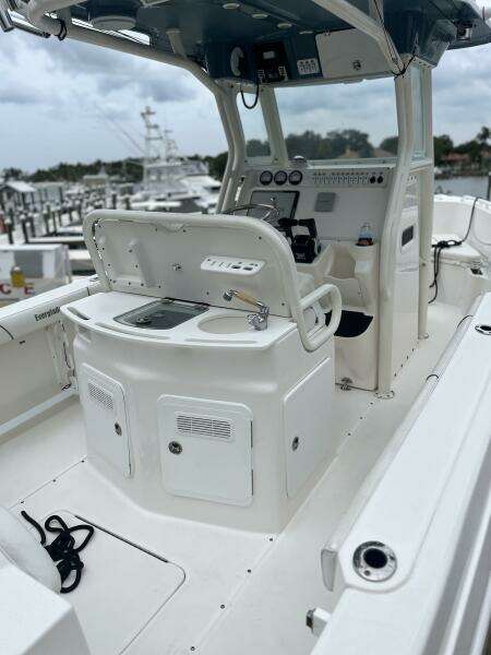 2007 Everglades 240CC