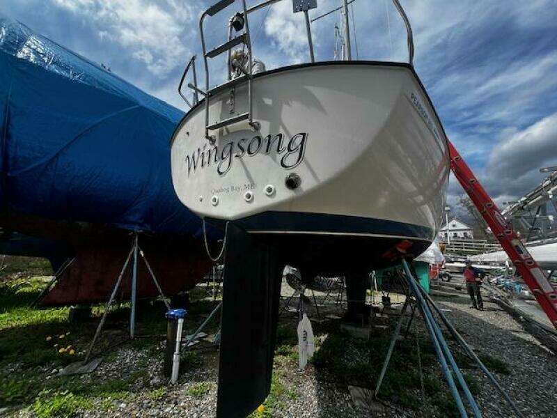 1983 Pearson 303 Sloop