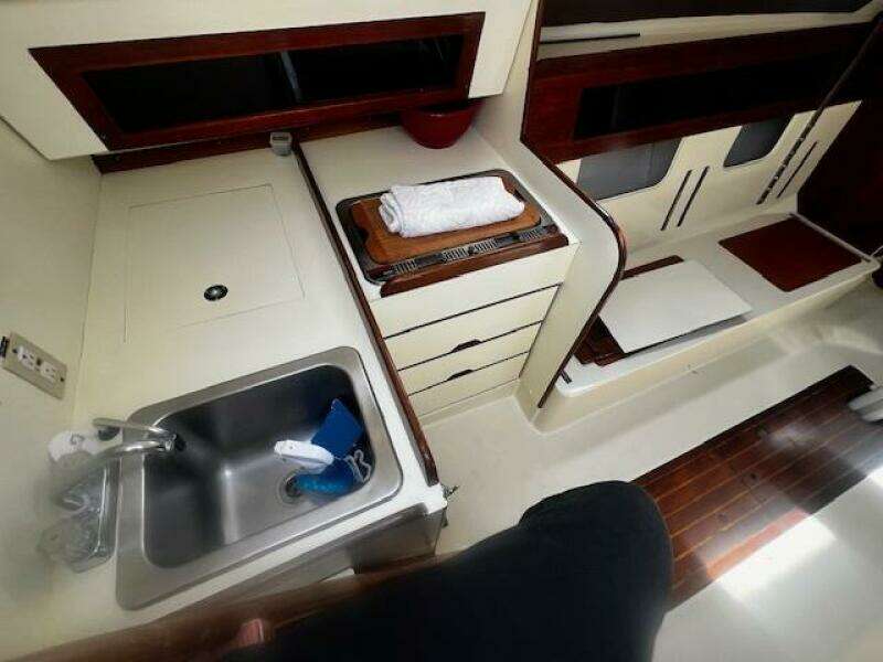 1983 Pearson 303 Sloop