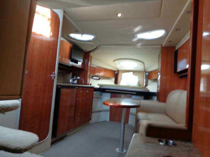 2008 Cruisers Yachts 330/350 Express