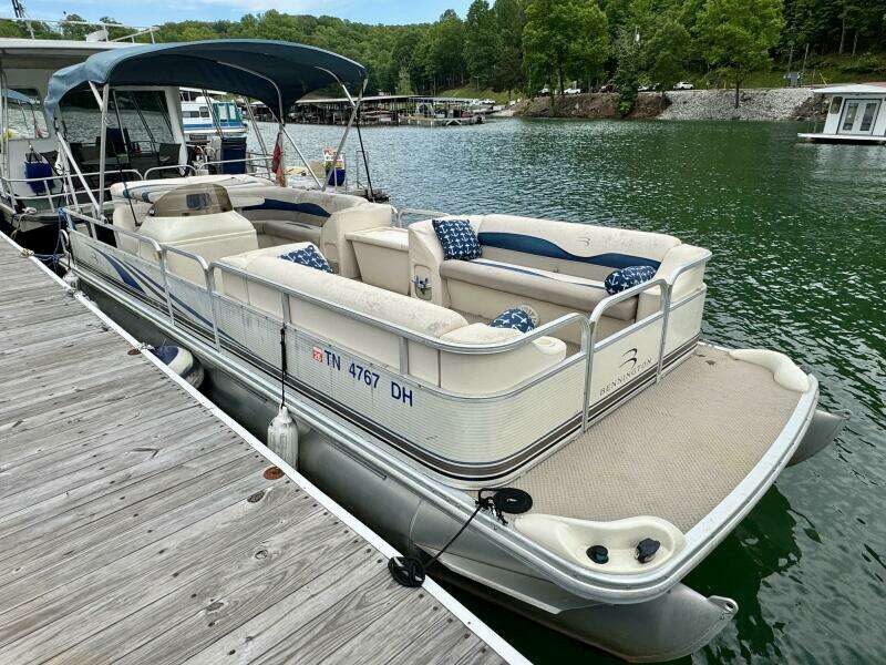 2002 Bennington 257L Pontoon Boat