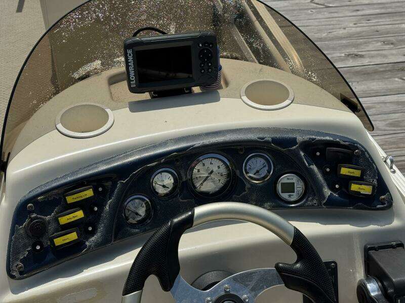 2002 Bennington 257L Pontoon Boat