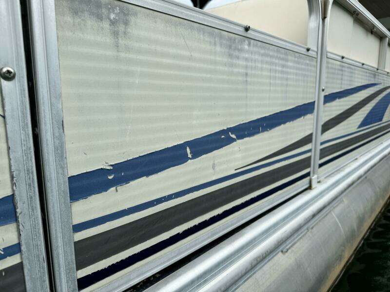 2002 Bennington 257L Pontoon Boat