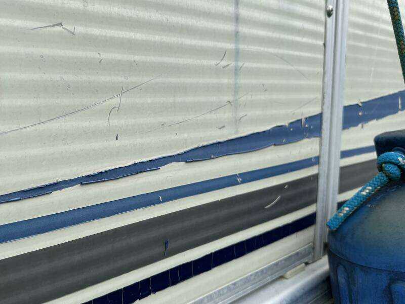 2002 Bennington 257L Pontoon Boat