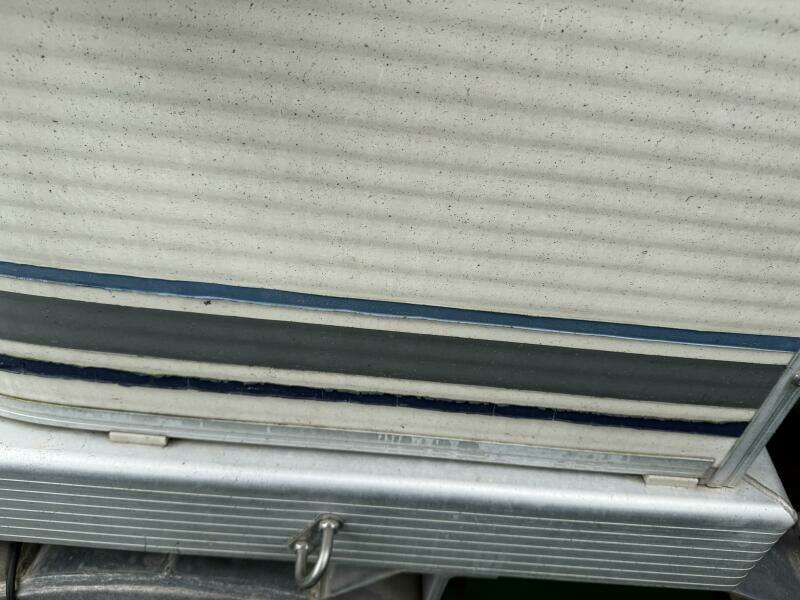 2002 Bennington 257L Pontoon Boat