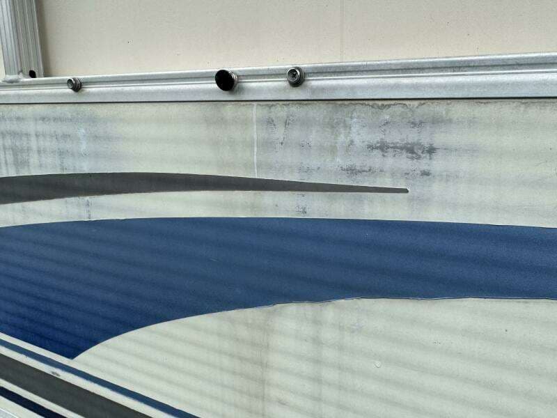 2002 Bennington 257L Pontoon Boat