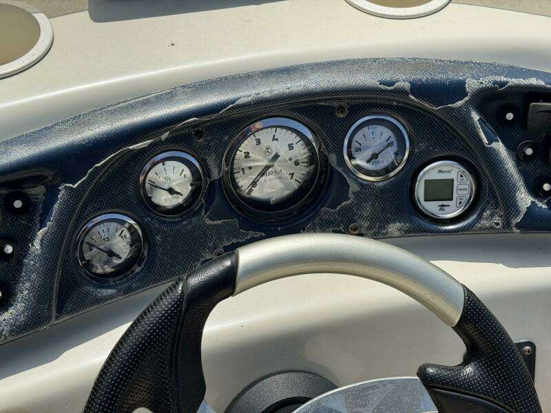 2002 Bennington 257L Pontoon Boat