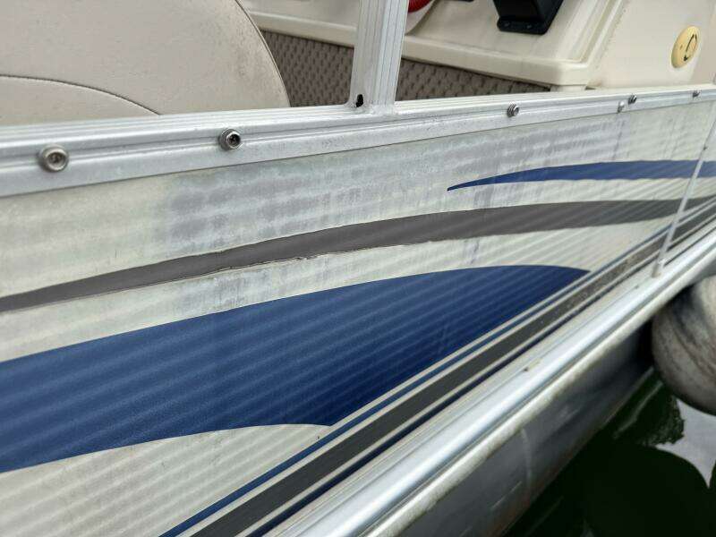 2002 Bennington 257L Pontoon Boat