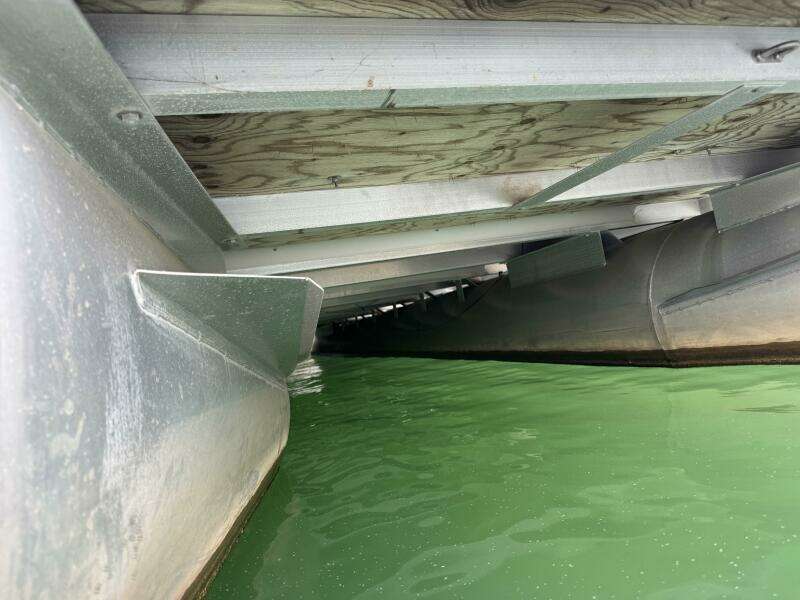 2002 Bennington 257L Pontoon Boat