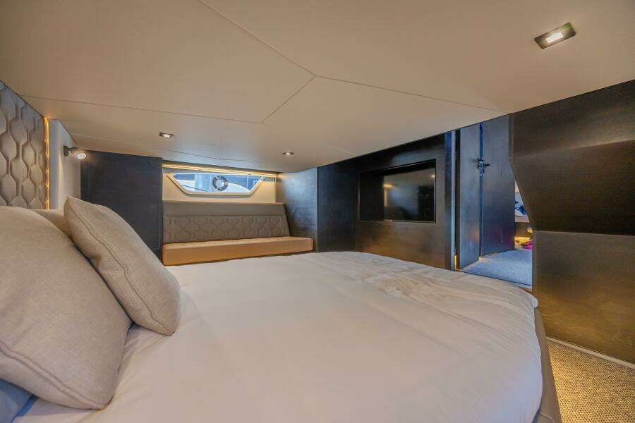 2023 Vanquish Yachts VQ58