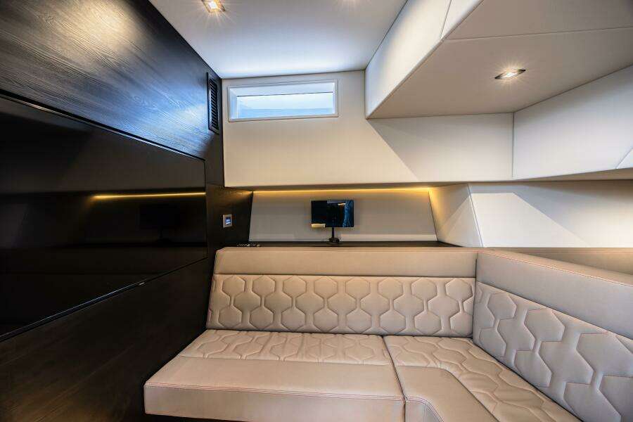 2023 Vanquish Yachts VQ58