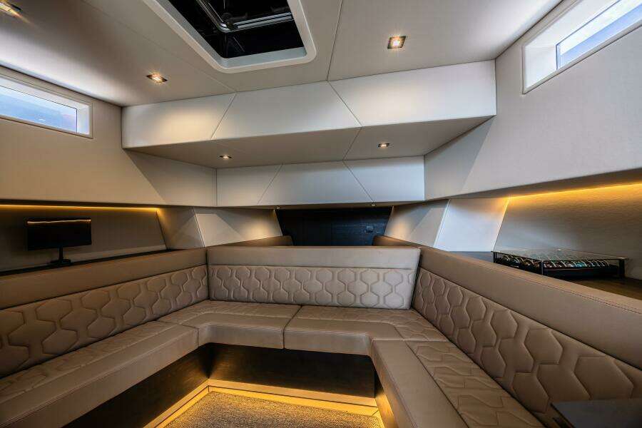 2023 Vanquish Yachts VQ58