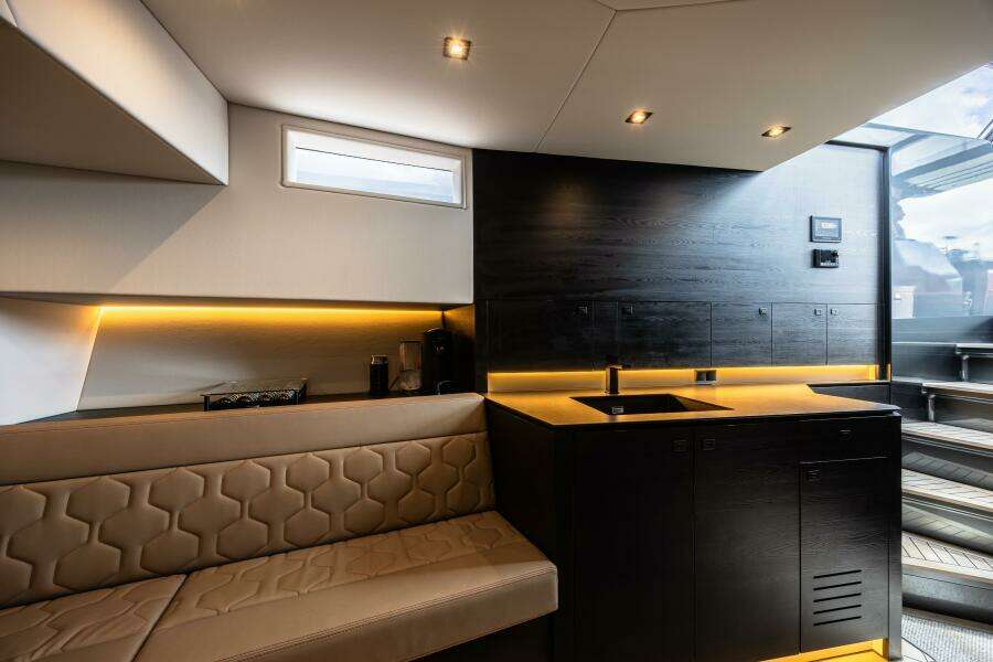 2023 Vanquish Yachts VQ58