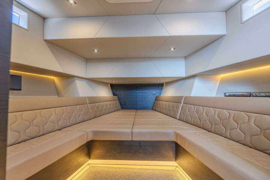 2023 Vanquish Yachts VQ58