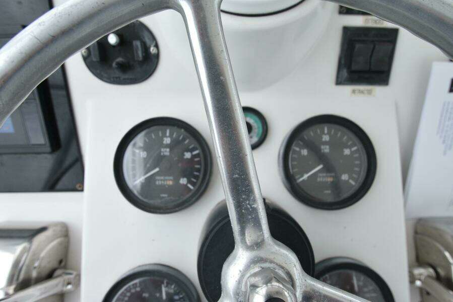 2001 Luhrs 340 Convertible Power 9793673 978240351 0 140520250904 15