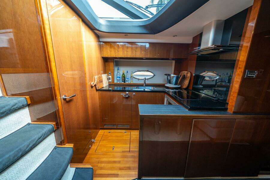 2012 Princess V52
