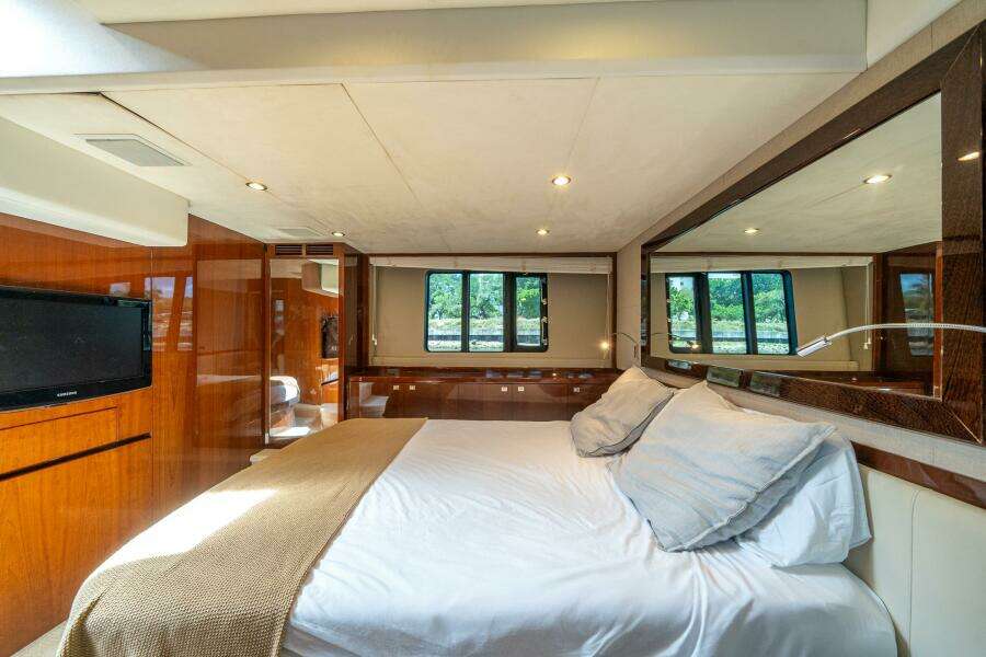2012 Princess V52