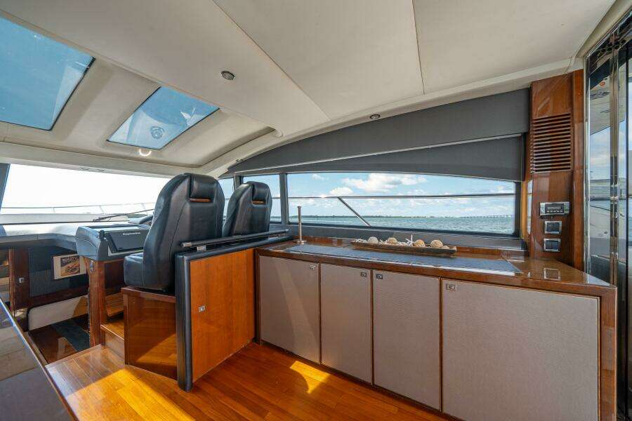 2012 Princess V52
