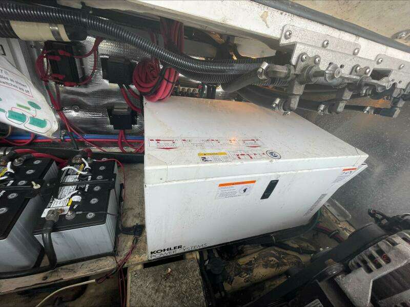 2007 Regal 3360 Window Express