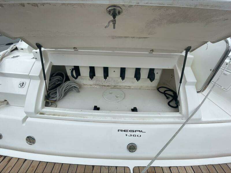 2007 Regal 3360 Window Express